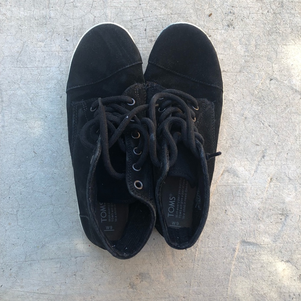 Toms